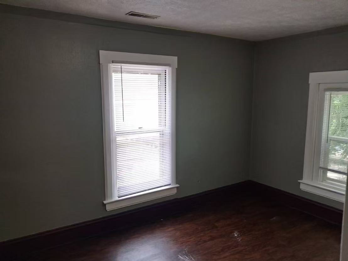 121 S Glenwood Ave – photo 1