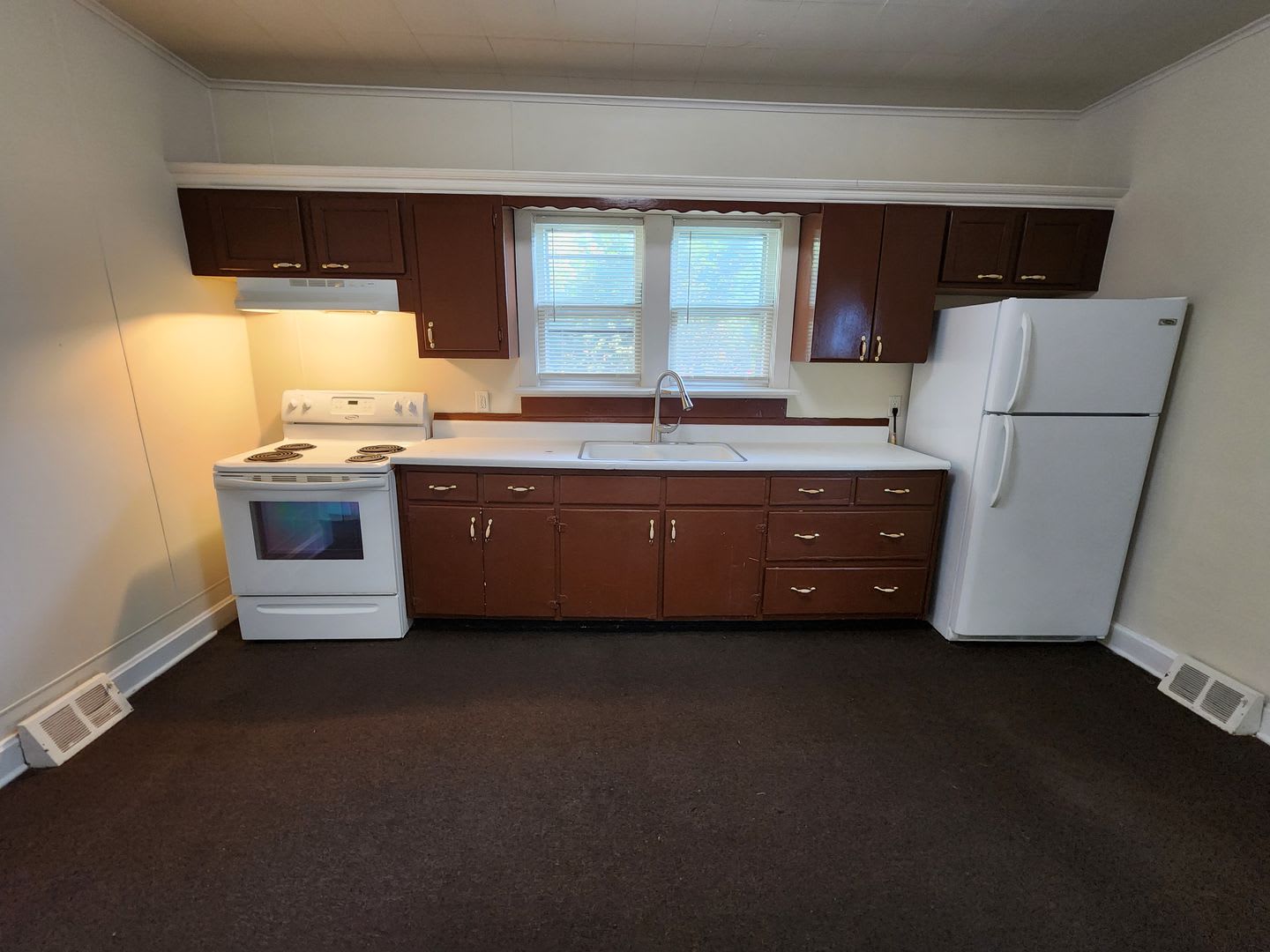 Cute 3 Bedroom Close to Shopping – photo 4