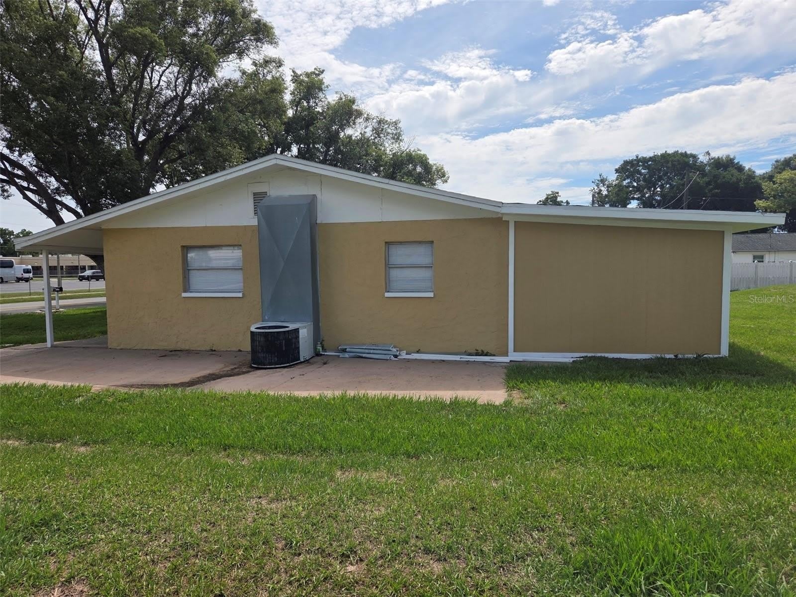 38300 HENRY Drive – photo 4