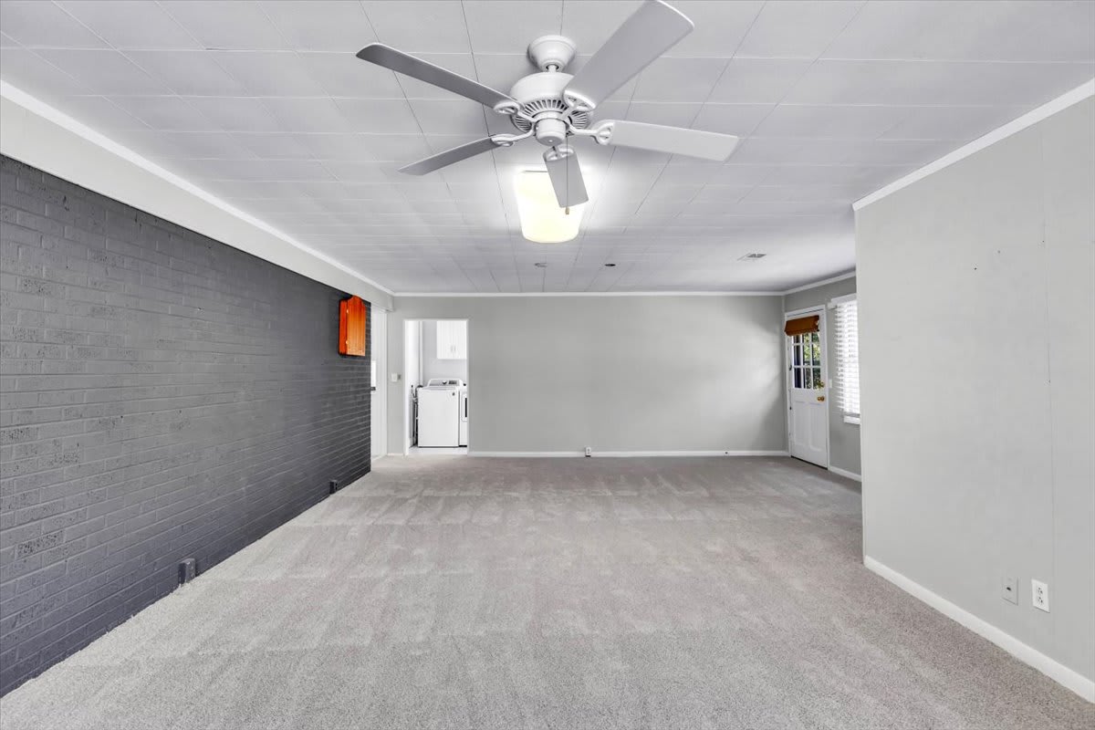 317 Kensington Drive – photo 5