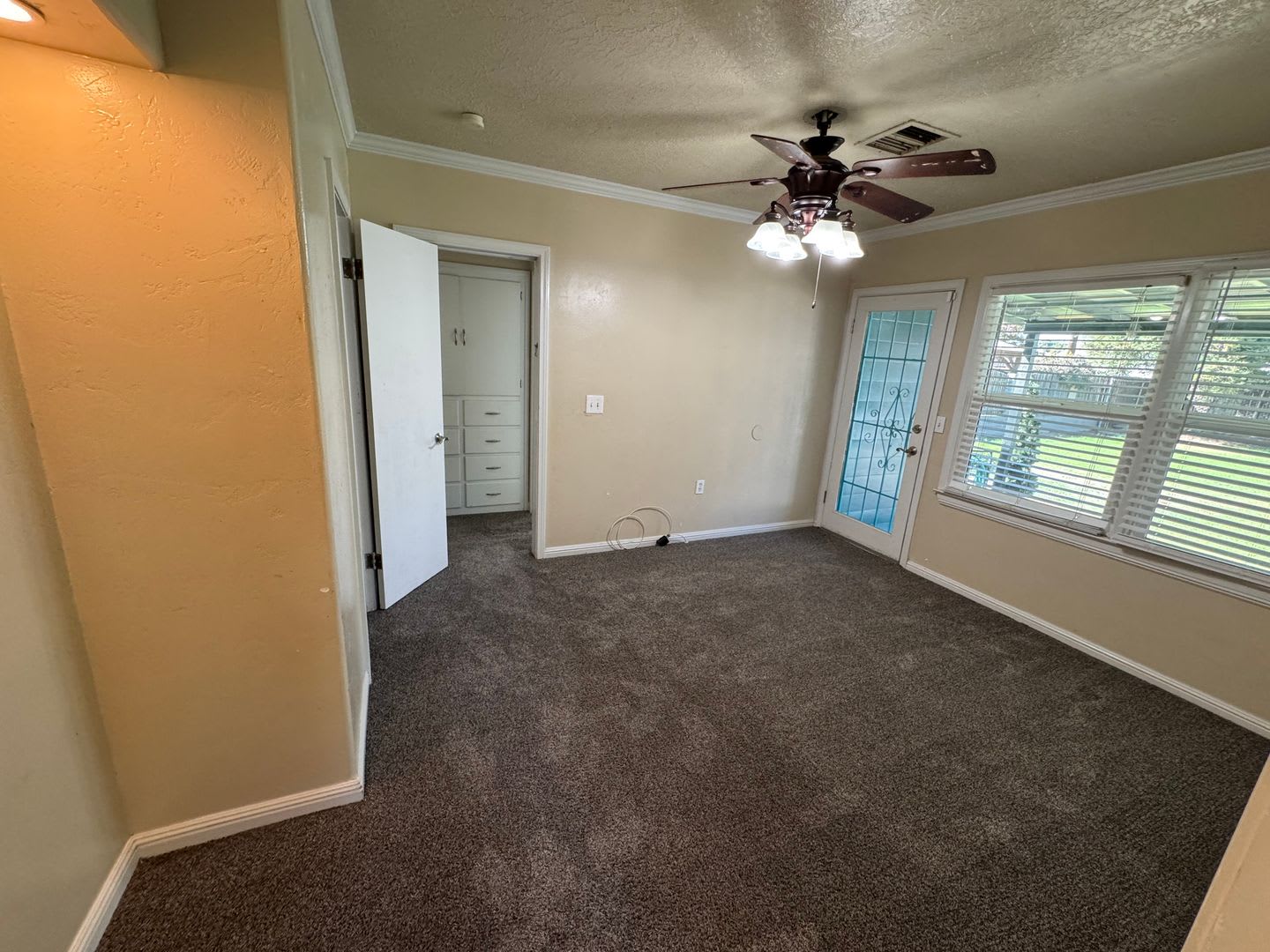 1709 Ventura St – photo 4