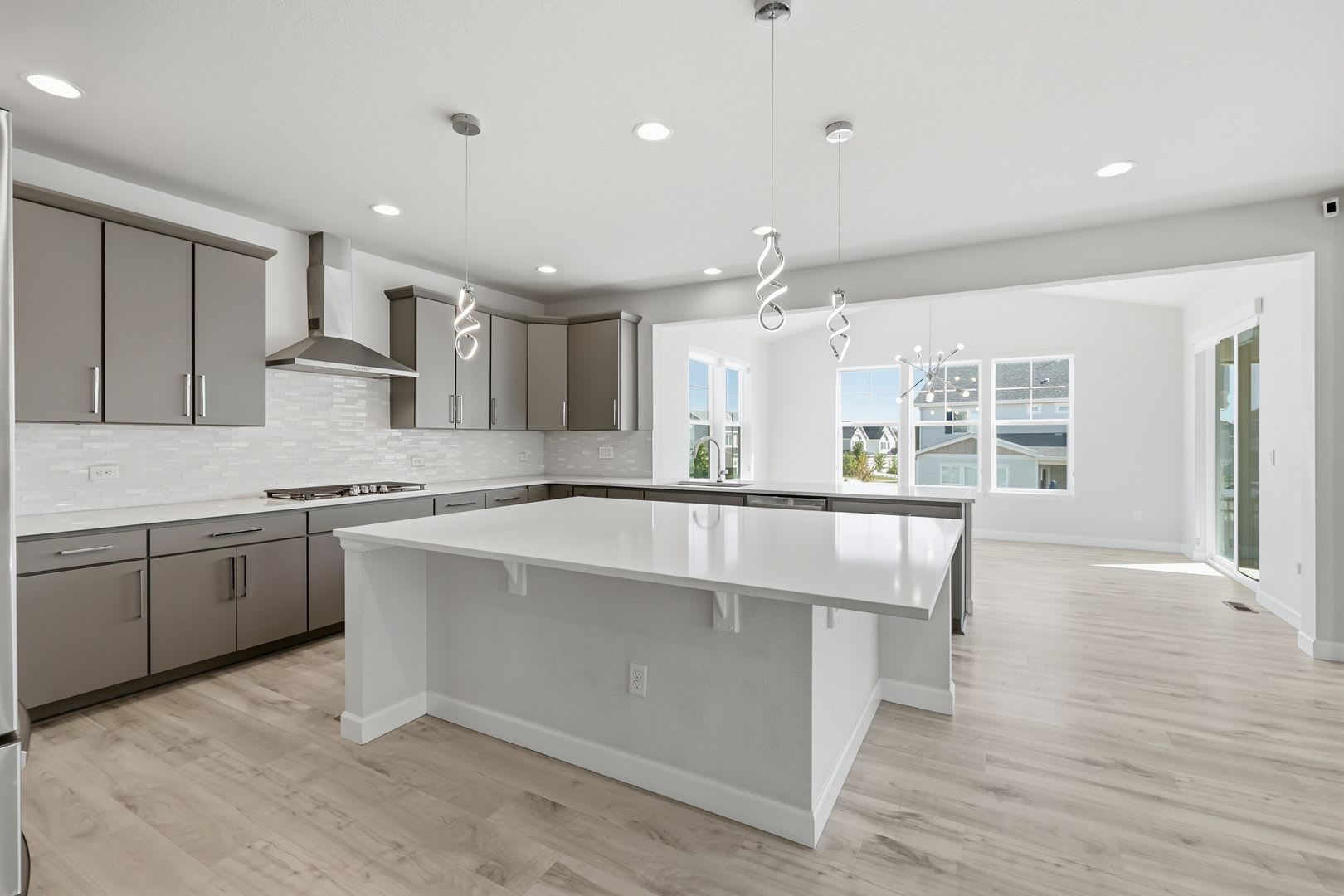 Gorgeous Home in Southshore! – photo 3