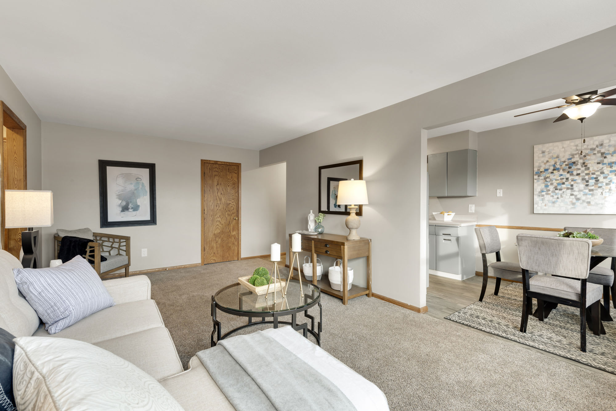 Brentwood Park Townhomes and Apartments – photo 2