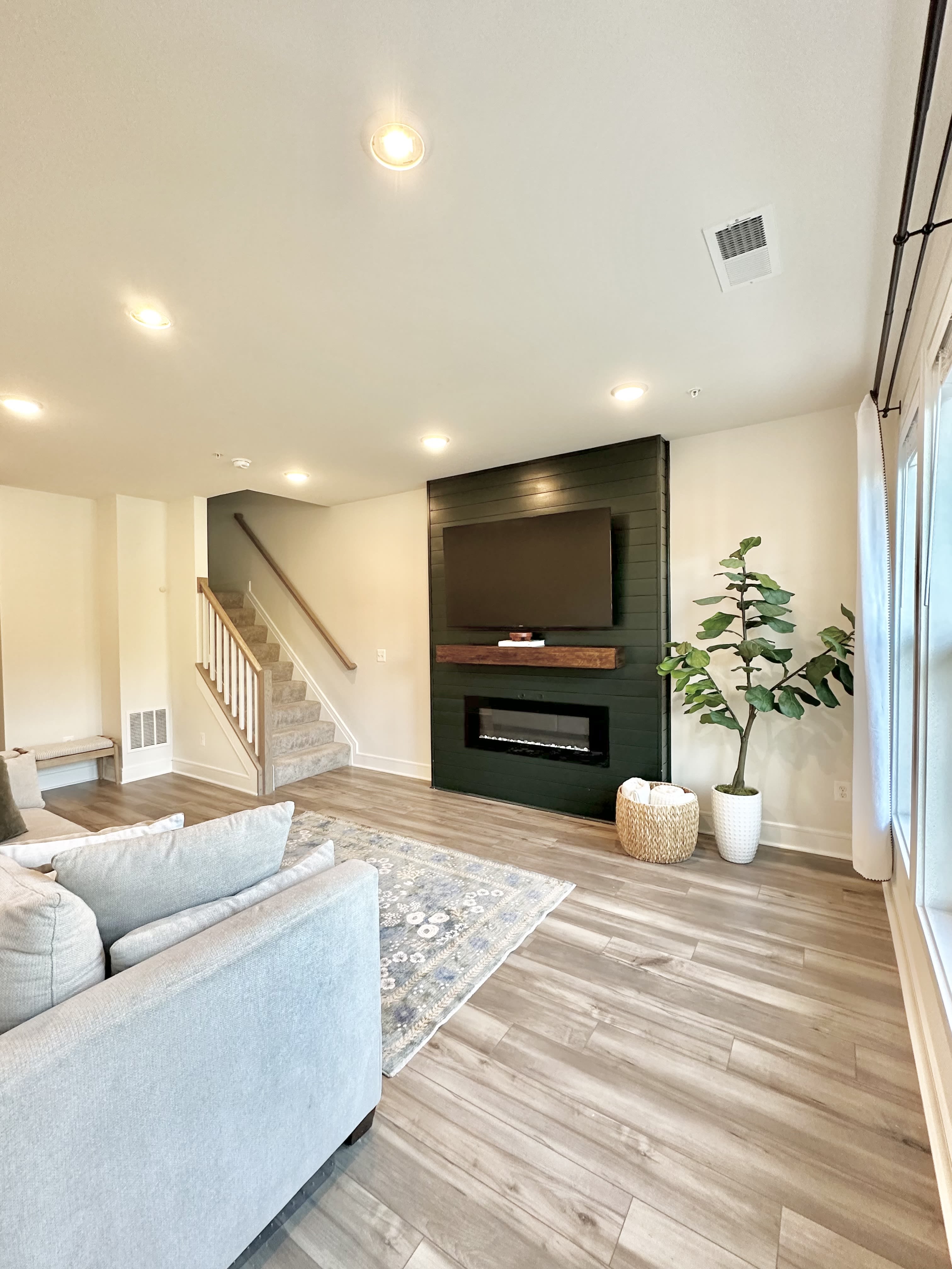 43256 Farringdon Square – photo 3