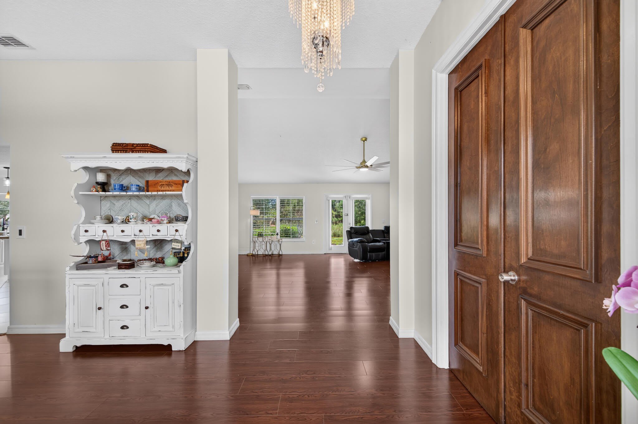 5758 Benbow Court – photo 4