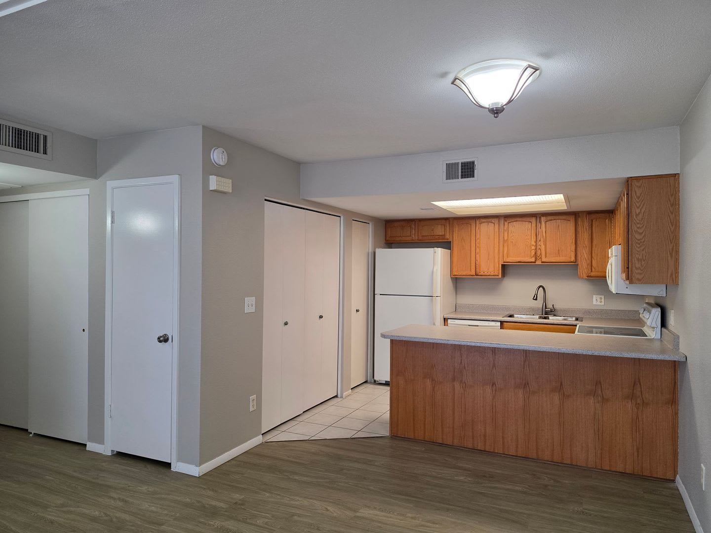 MOVE IN SPECIAL IN TEMPE: NEAR ASU – photo 5