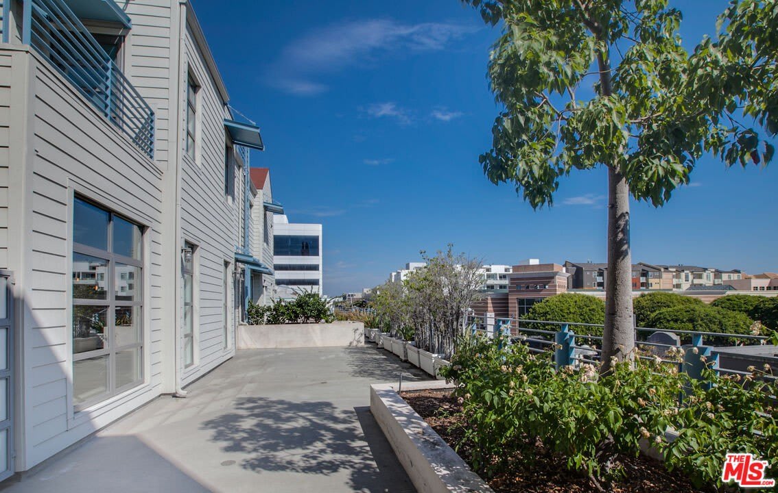 1358 4Th St – photo 5