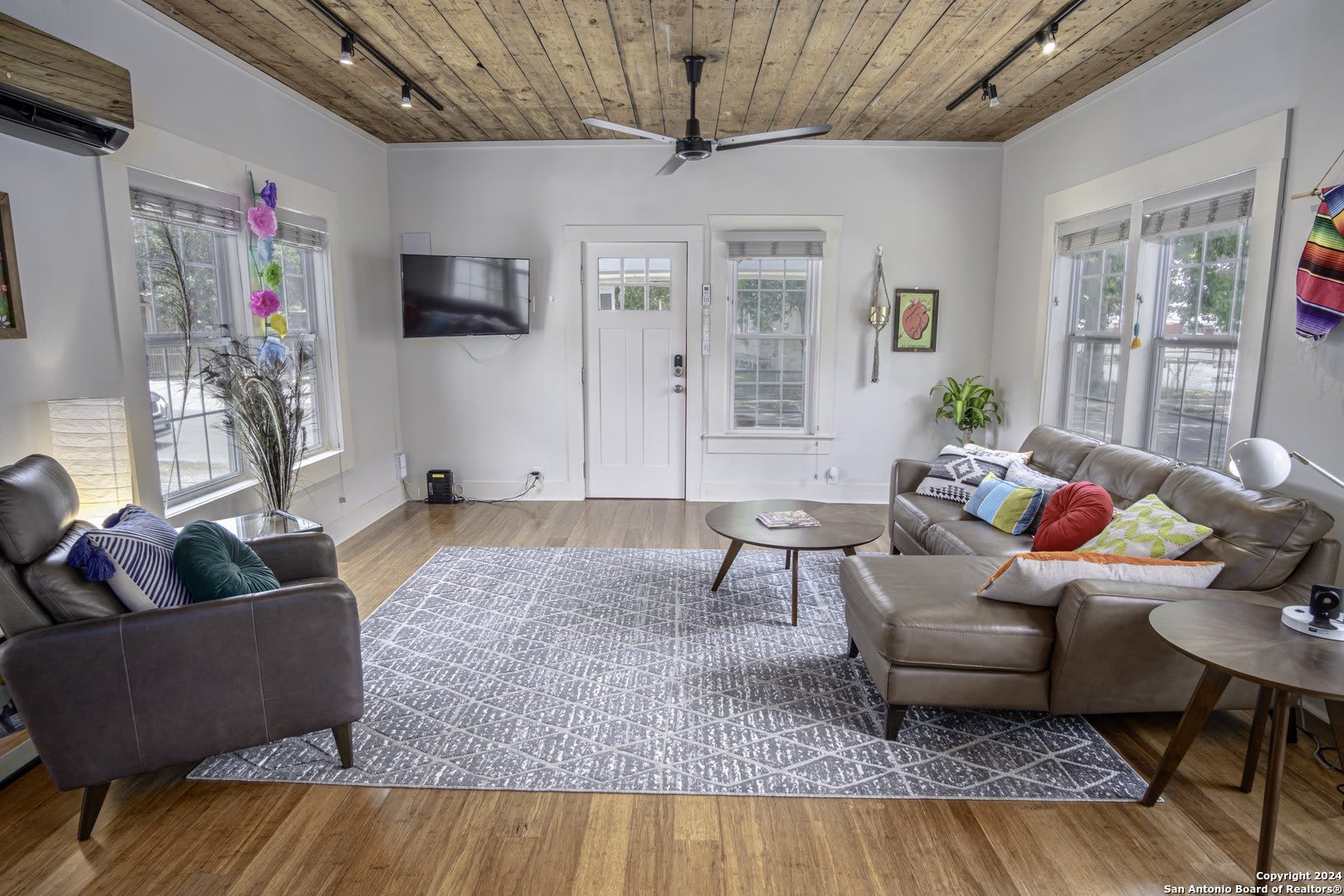 311 Alamosa Ave – photo 5