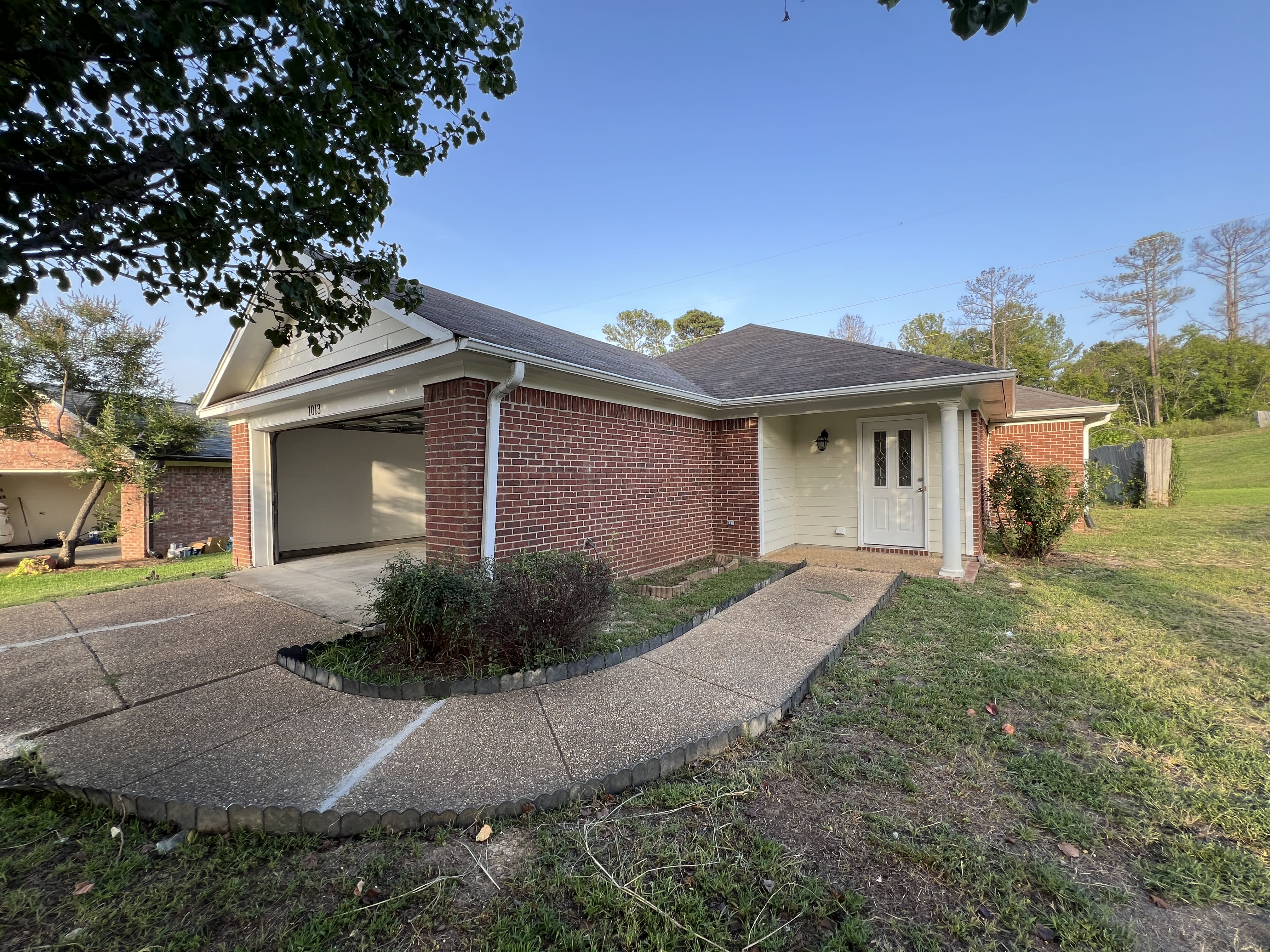 1013 Carlyle Cv – photo 2