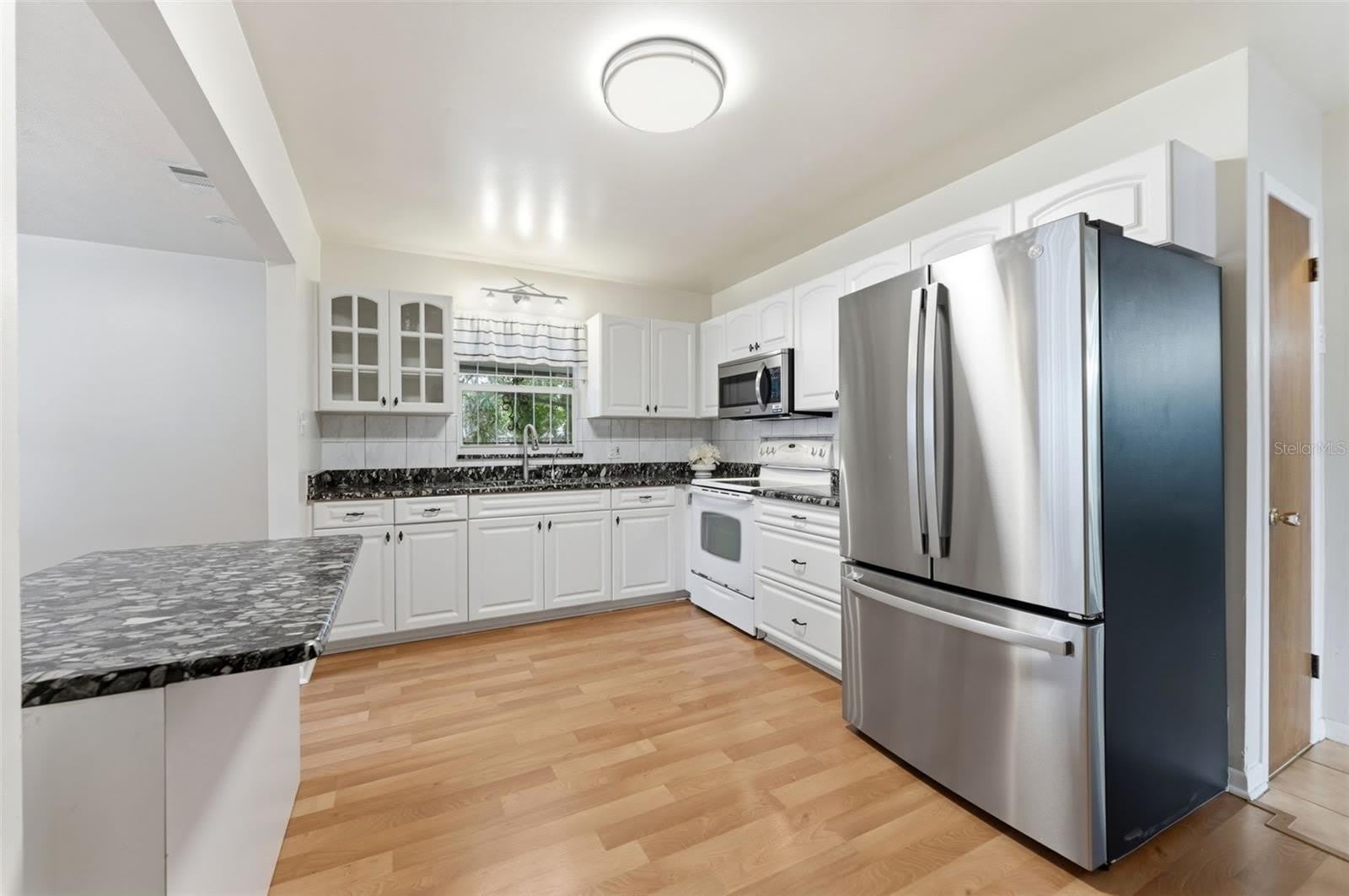 2711 W HEITER Street – photo 3