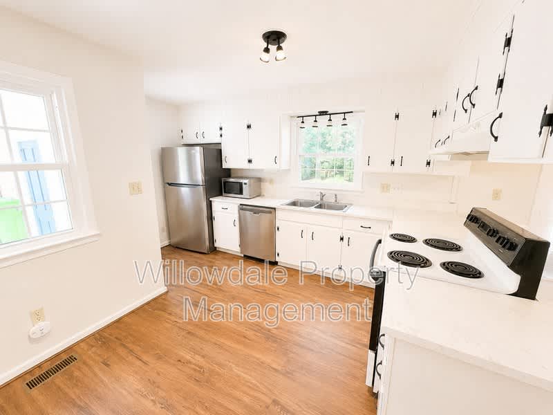 2312 Sierra Dr – photo 4