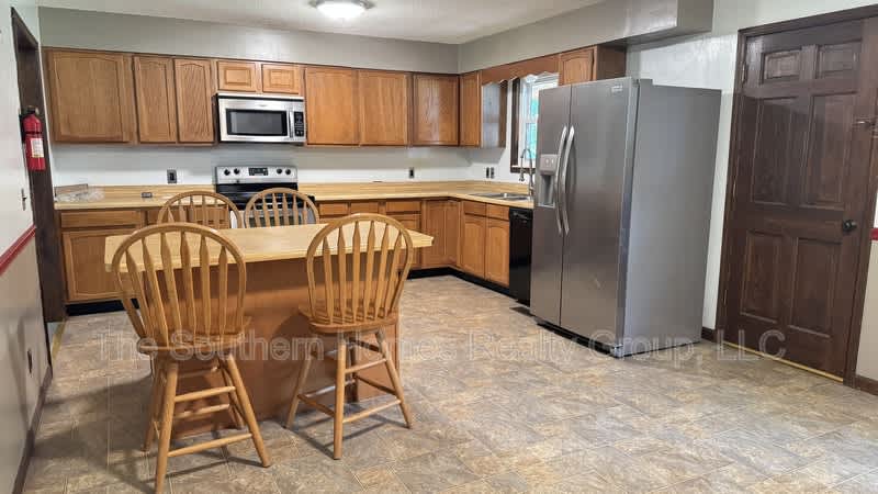 1305 Ridgeway Circle – photo 5