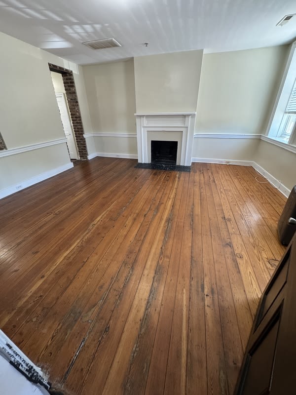 201 E Bank st – photo 1