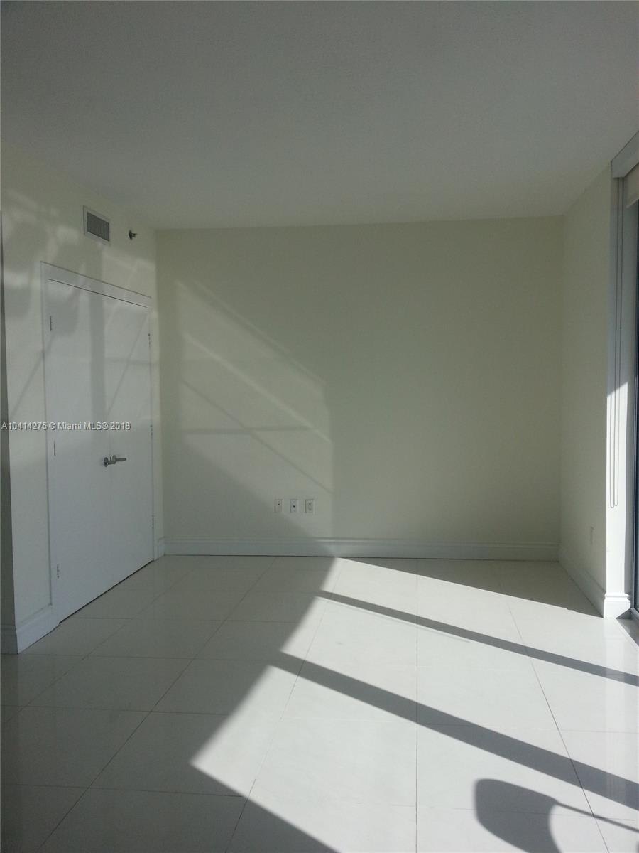 1050 Brickell Ave – photo 2