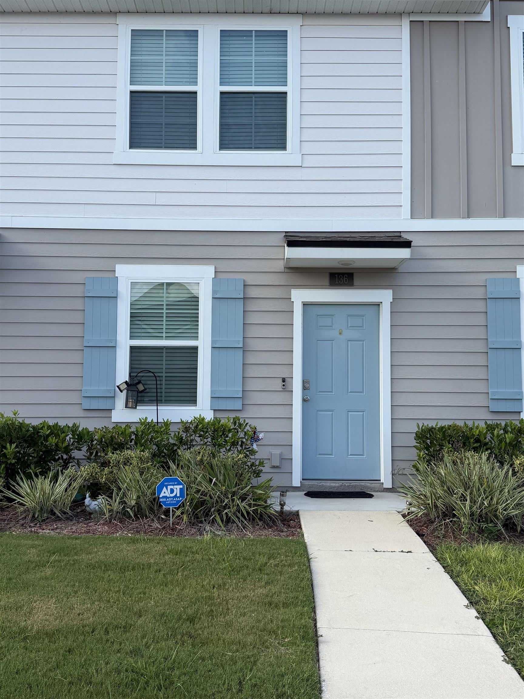 136 Whispering Brook Dr – photo 1