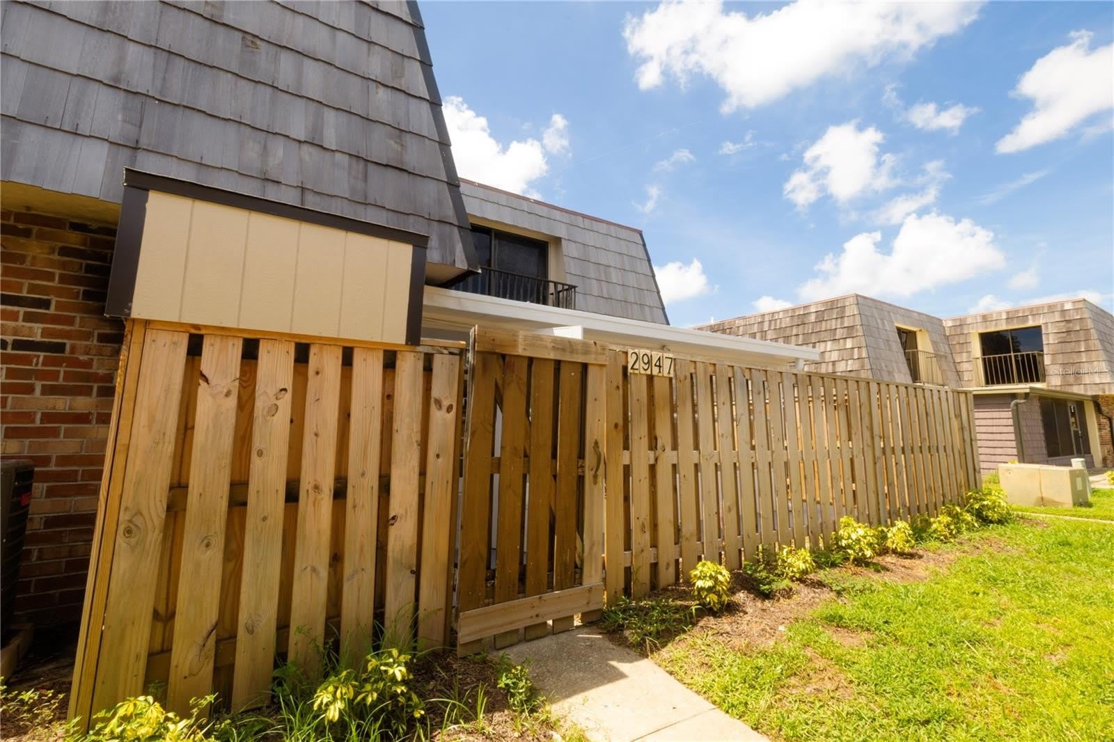 2947 POPLAR Avenue – photo 2
