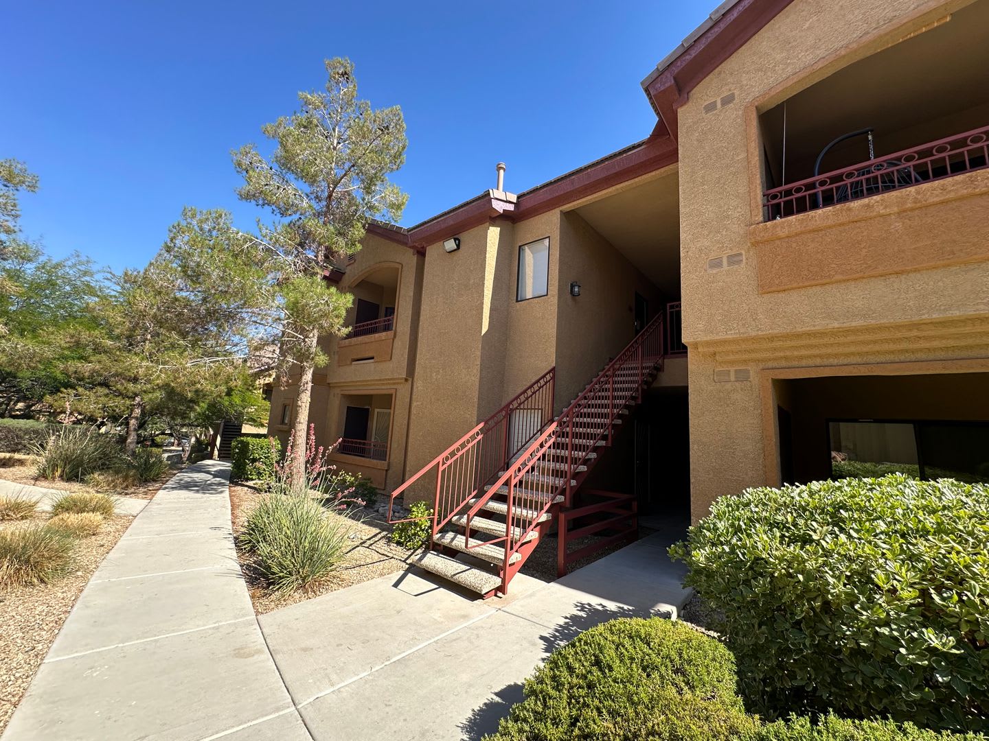 Second-Floor Condo With Relaxing Balcony Located In Northwest Las Vegas – photo 4