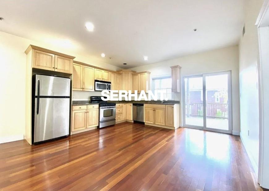 657 Bennington St. – photo 3
