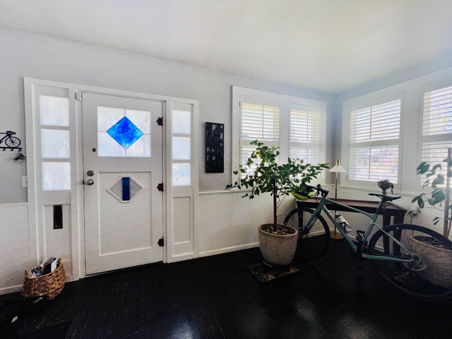 0 Deposit Option Charming 3 Bed 2 Bath Traditional Brick Home Huge Yard Detached Garage Completely Remodeled In The Heart Of Englewood – photo 4