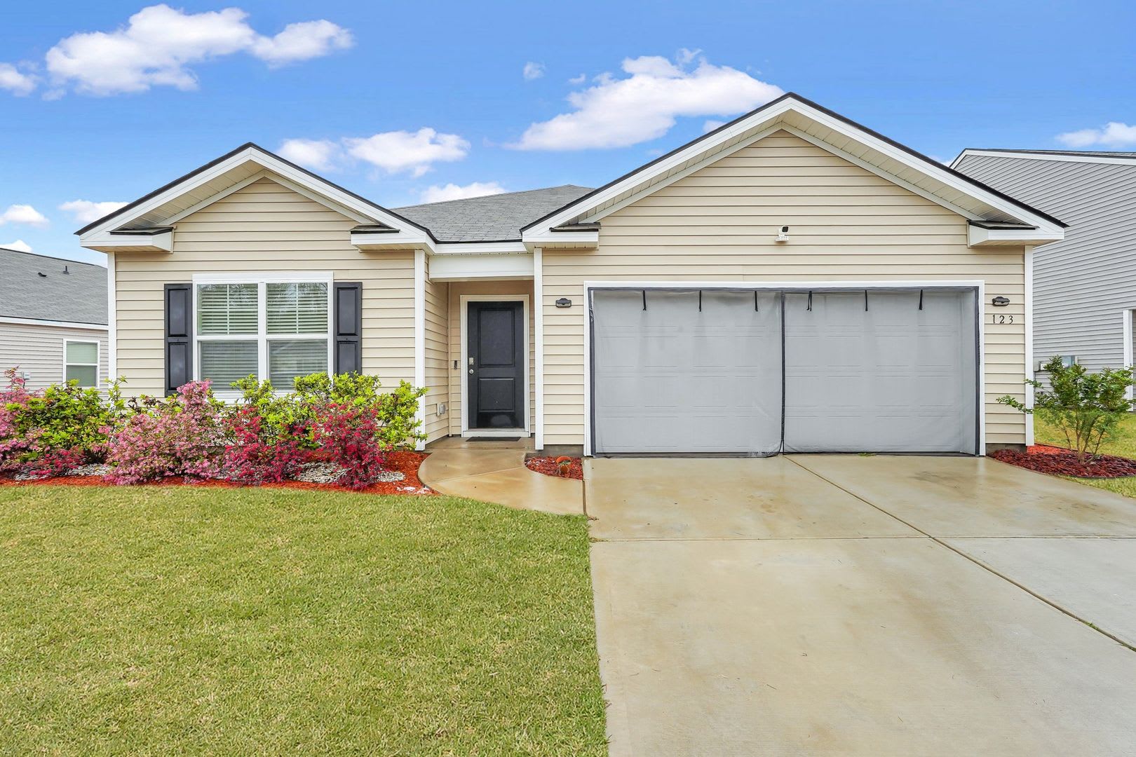 4 Bed, 2 Bath Gem in Park West! – photo 1