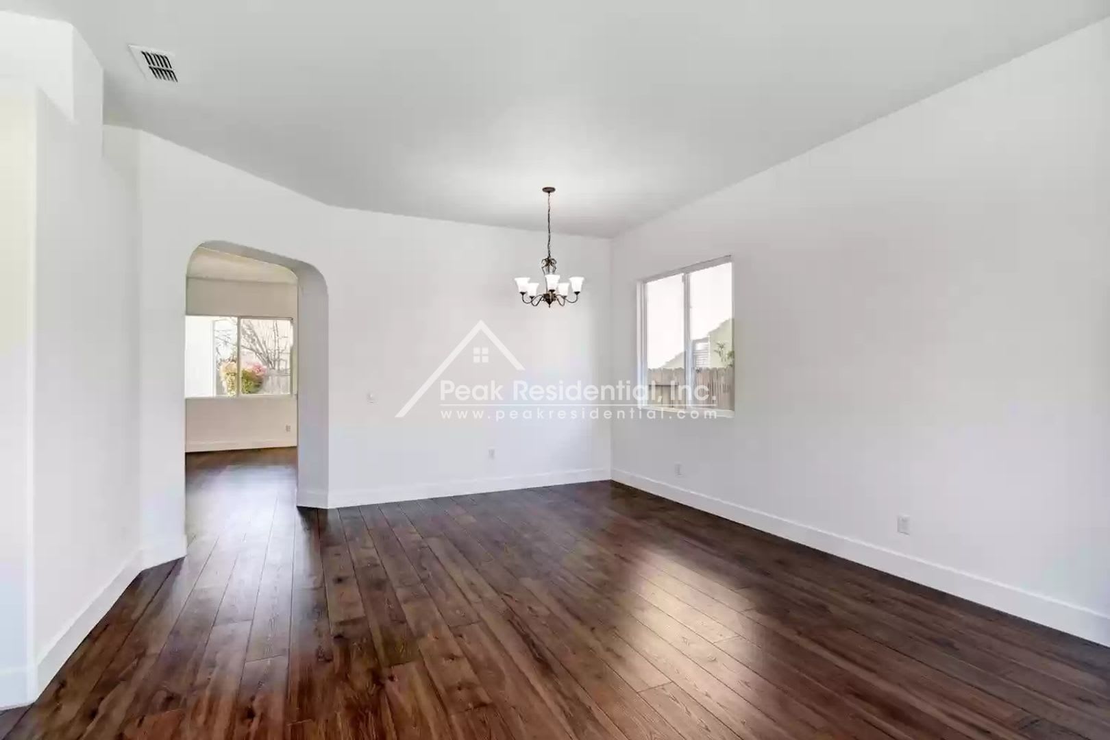 Wonderful 3bd/2ba Elk Grove Home with 2 Car Garage – photo 4