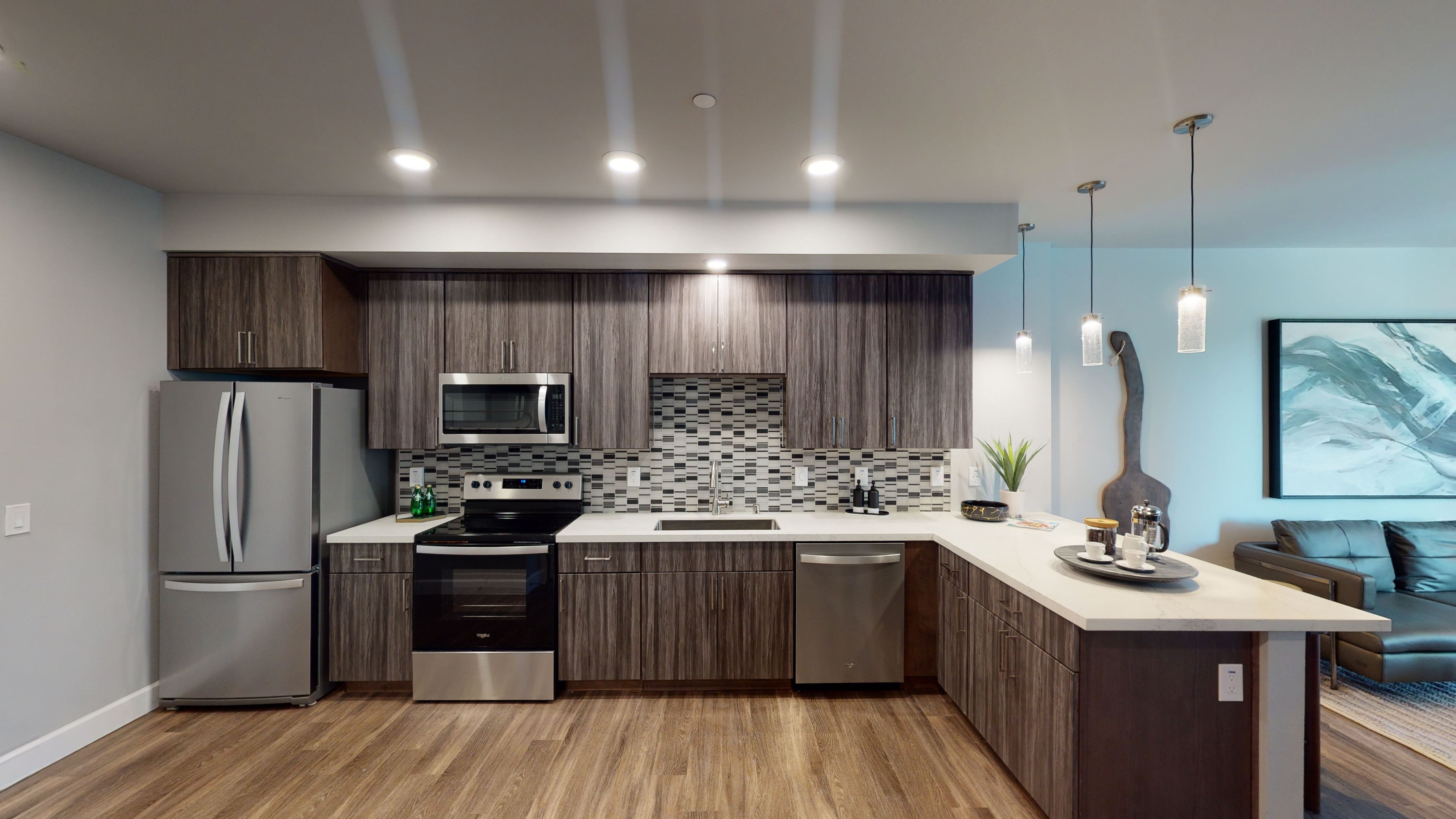 Capitol Towers – Luxury Midrise – photo 5