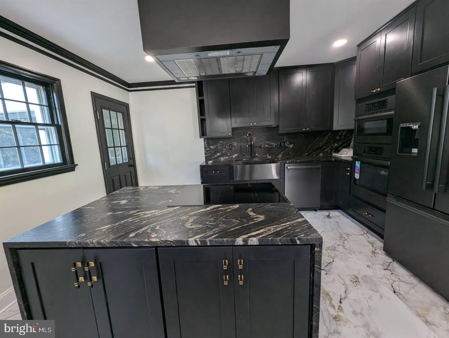 2208 WAKEFIELD Street – photo 5
