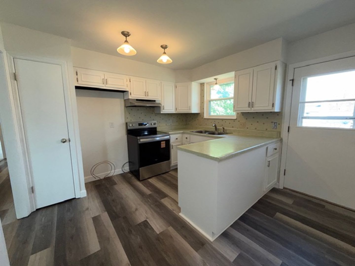 Spacious 5Br 2Ba In Manchester For Rent – photo 4