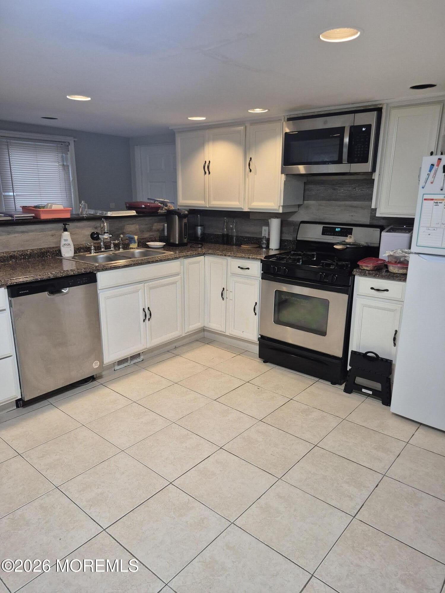 366 Lake Avenue – photo 4