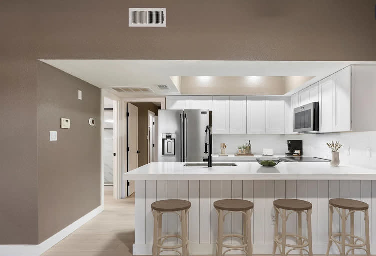 3207 W Loma Ln – photo 1