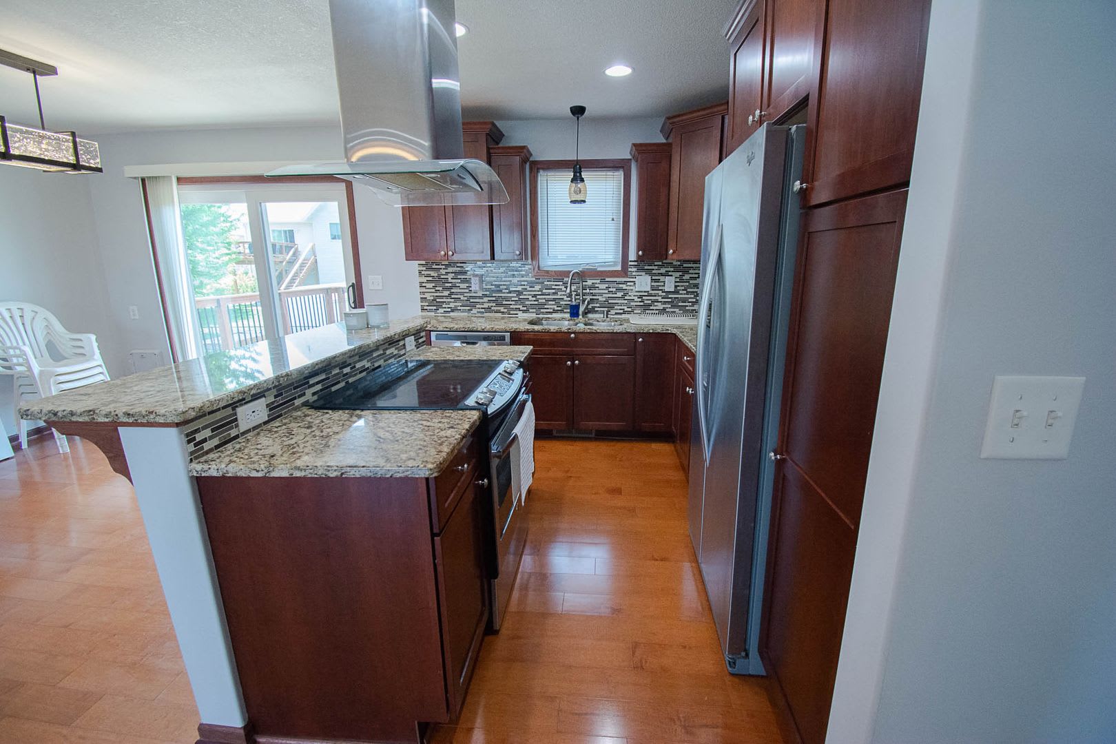 Spacious 5-Bedroom Home with 3-Car Garage – photo 3