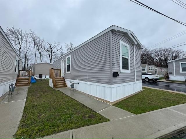 37 Randall Ave – photo 5