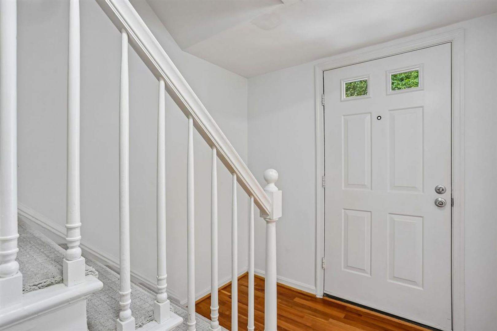 Great 2BR 2BA in Highly Sought Kenwood Forest Community near Downtown Bethesda – photo 2