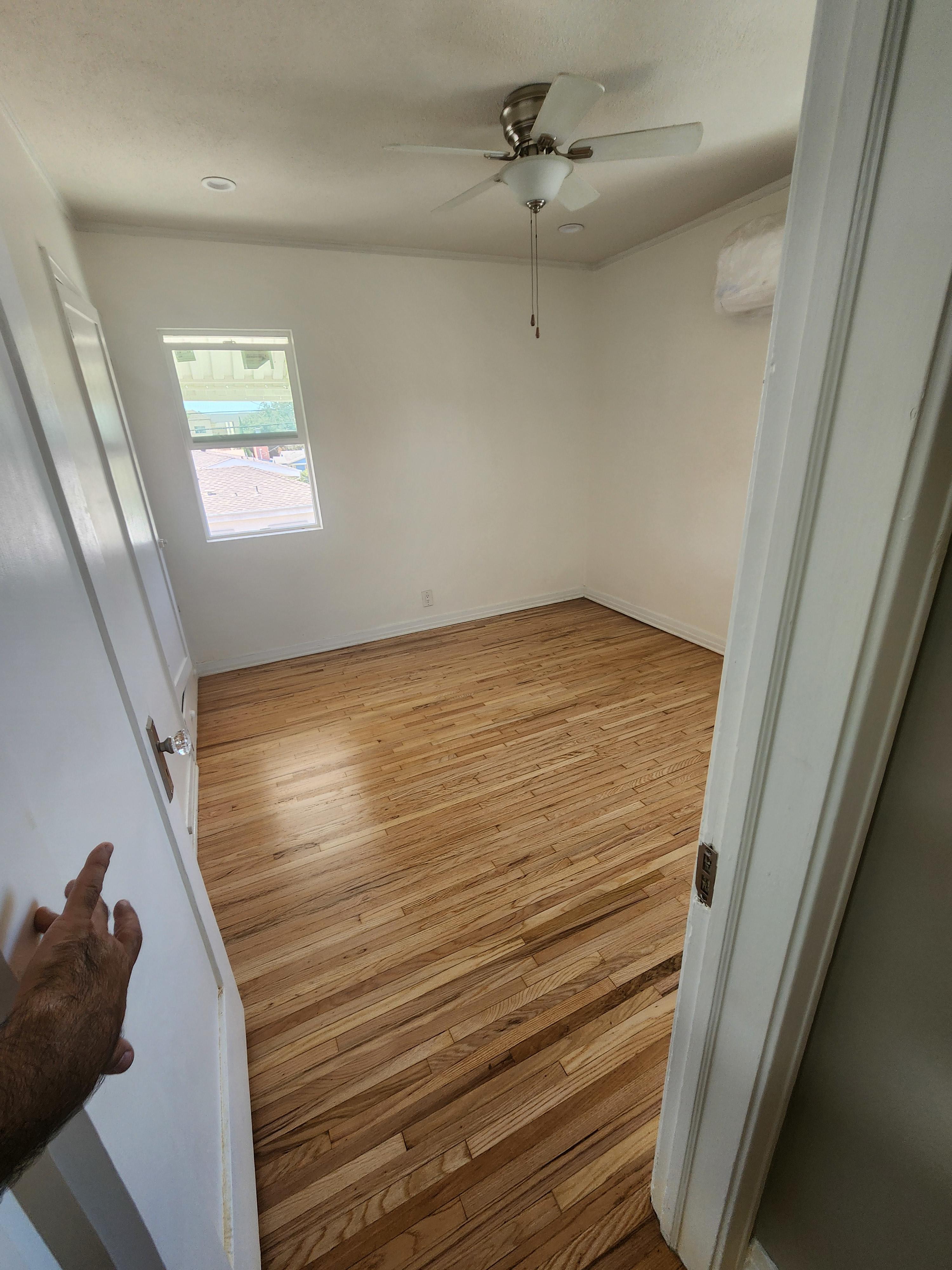 518 W Lexington Dr – photo 3
