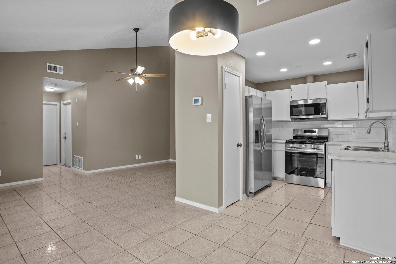 5281 Meadow Rise St – photo 5
