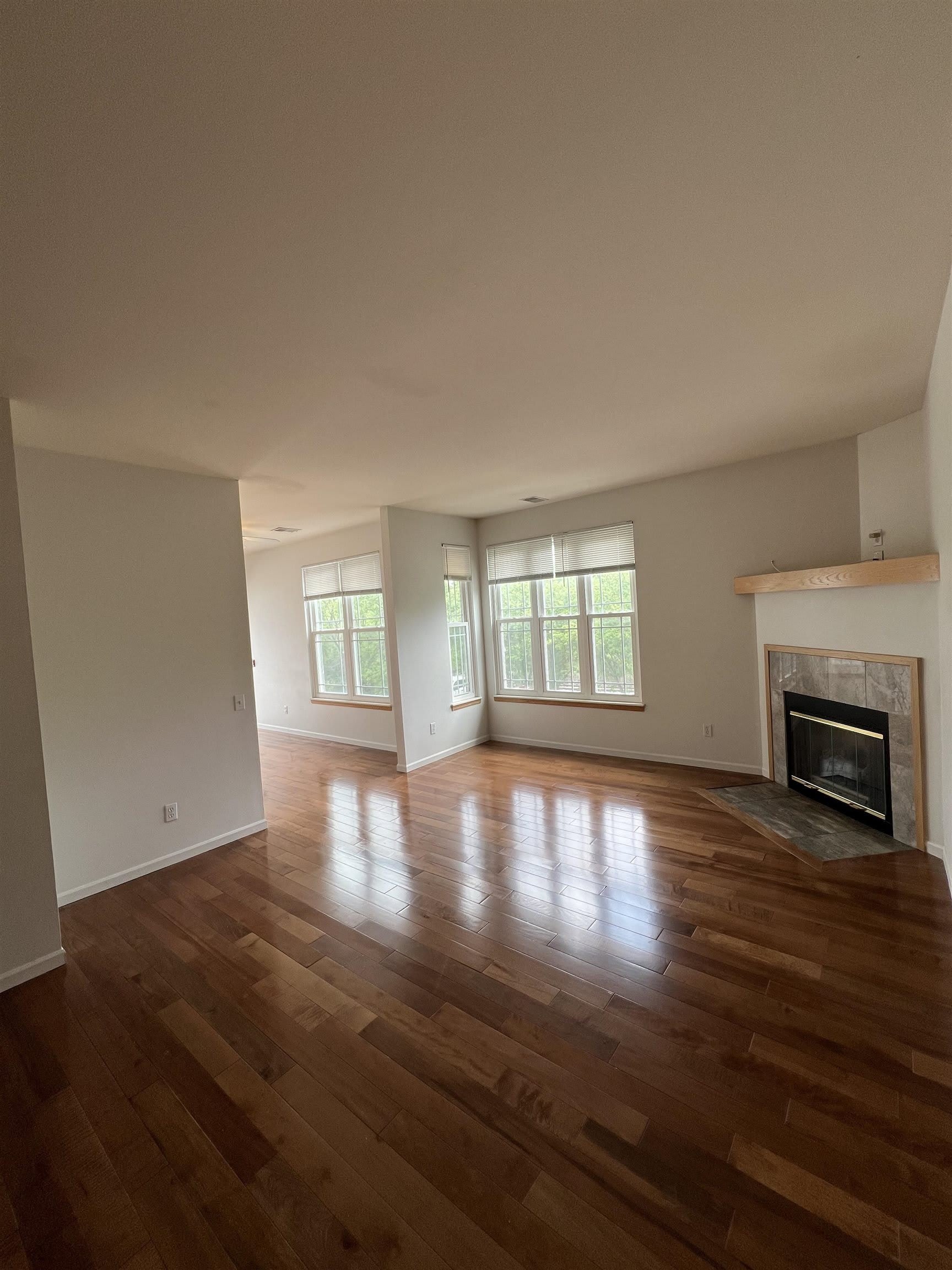 6649 Windsor Commons Avenue – photo 2