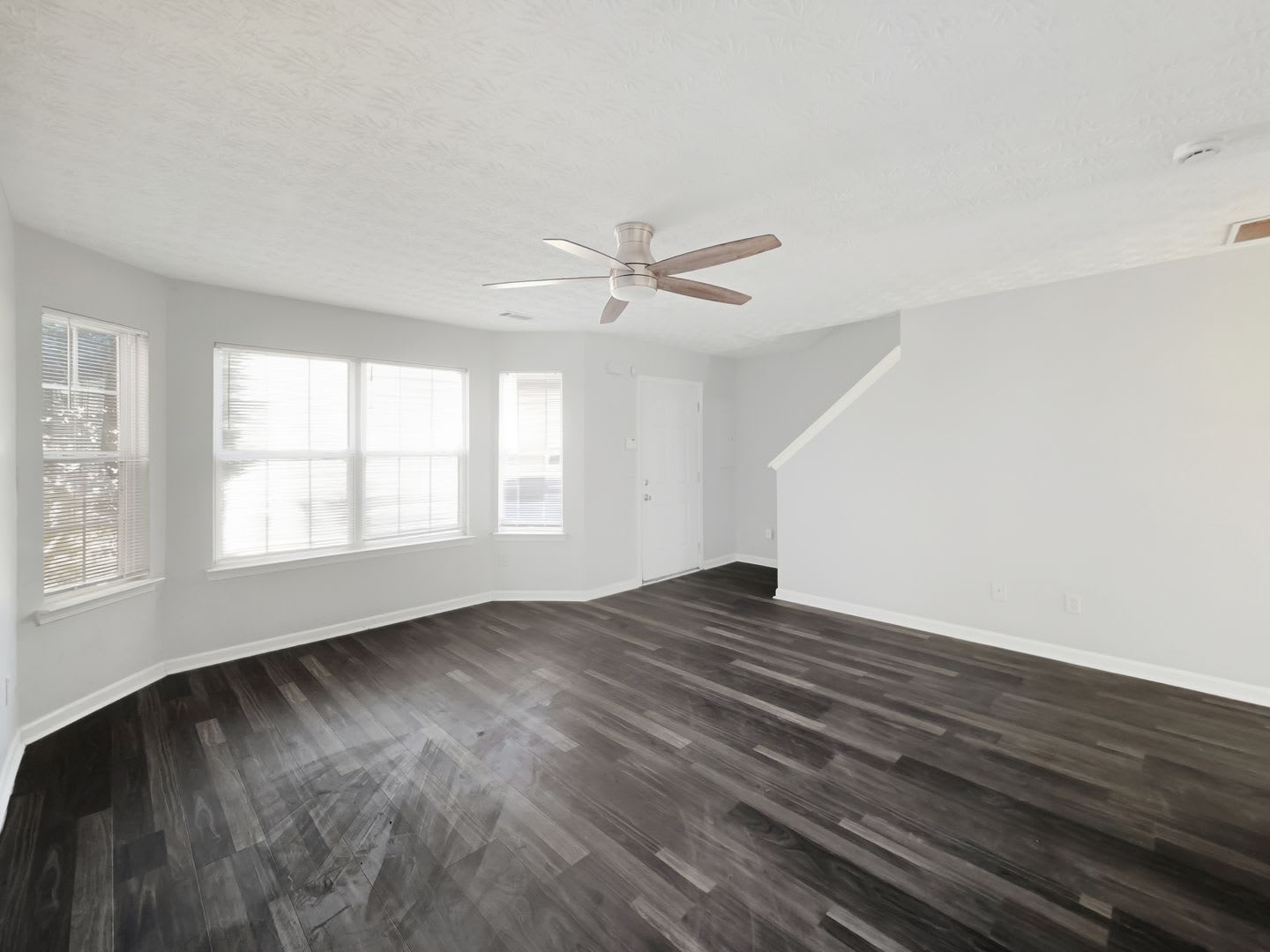 Updated 3BR Townhome Minutes from I-75, Airport & Downtown Atlanta – photo 4