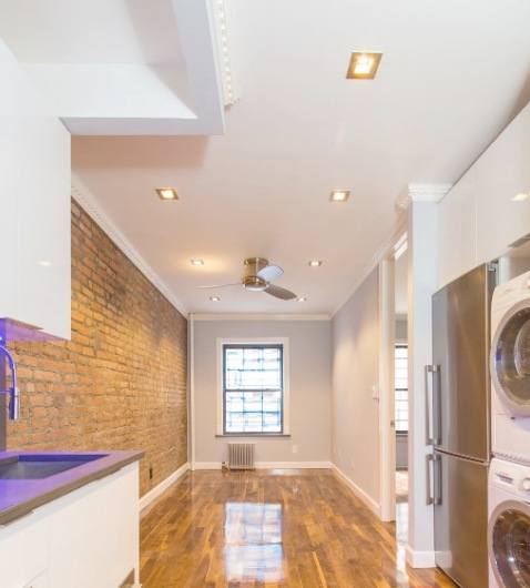 218 E 11th St – photo 3