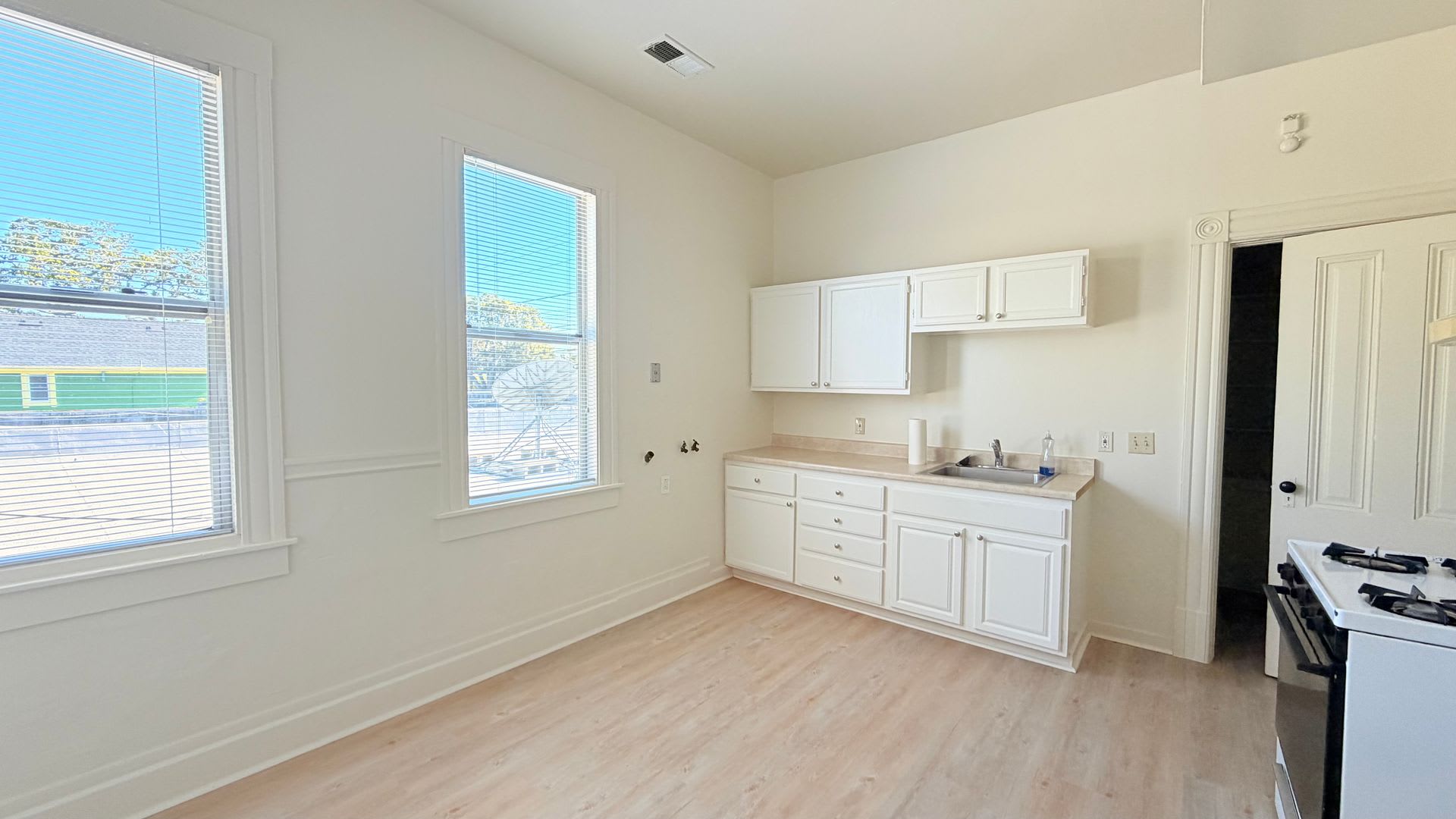 1545 Lincoln Ave – photo 3