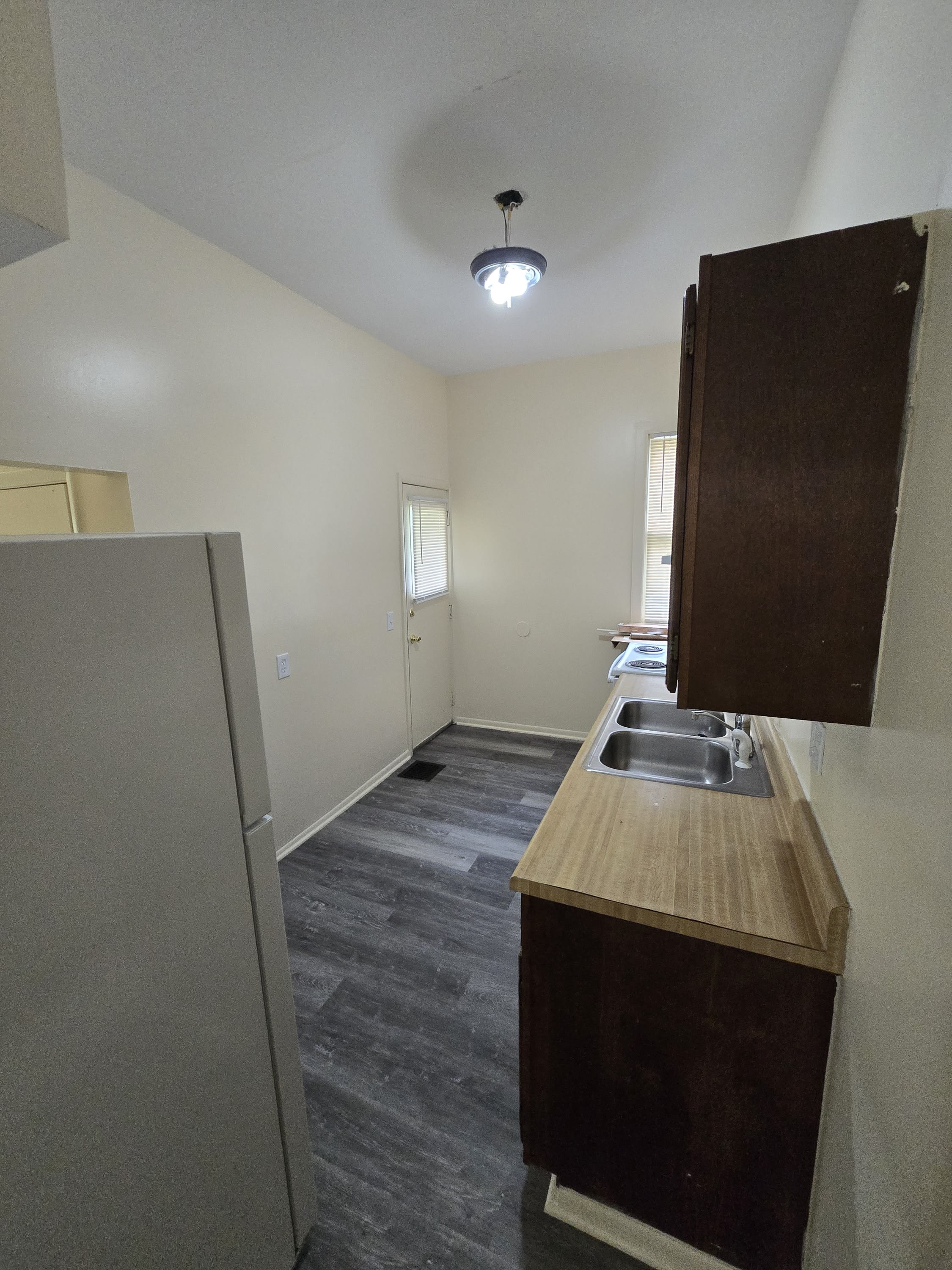 221 South Pleasant Street – photo 5