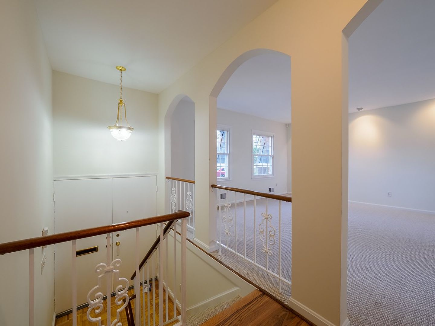 Expanded 4BR/3BA Home in Rock Creek Forest, Chevy Chase! Early September Move-In! – photo 2