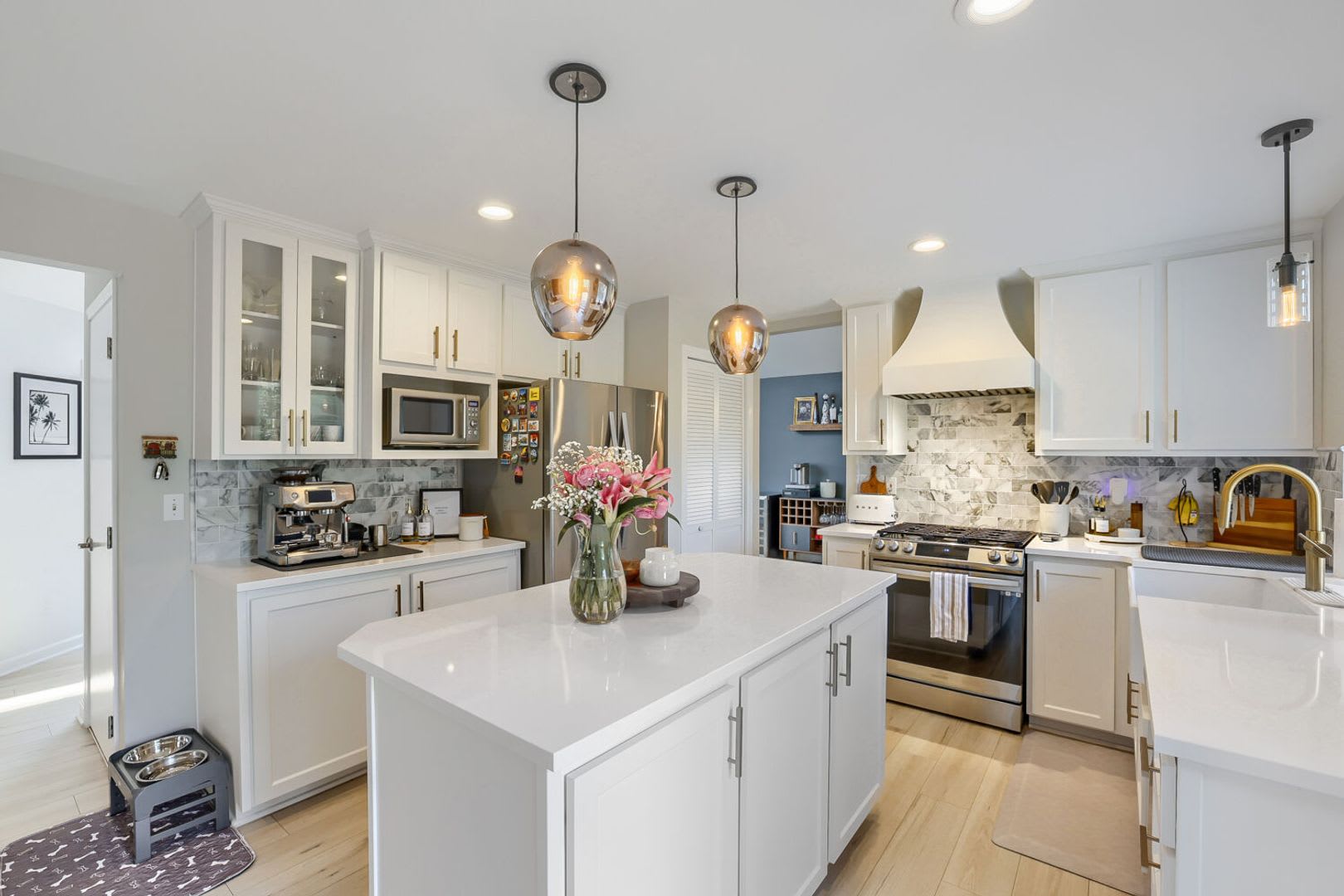 Stunning 3 Bed 2.5 Bath Lake Stevens Home w/ Attached Garage and Fenced Yard – photo 5
