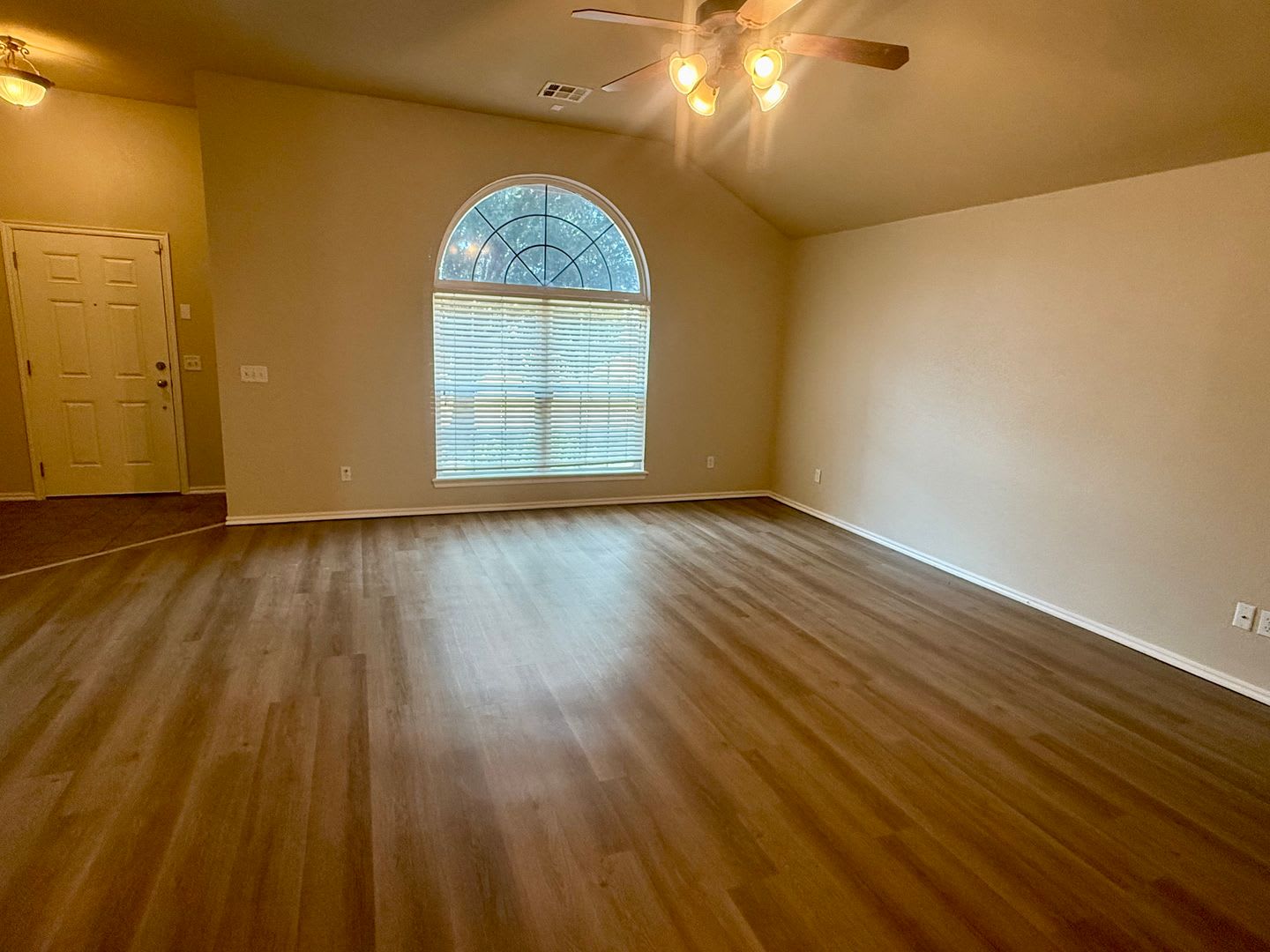 Edmond 3 Bed 2 Bath Home w/ Storm Shelter! – photo 3