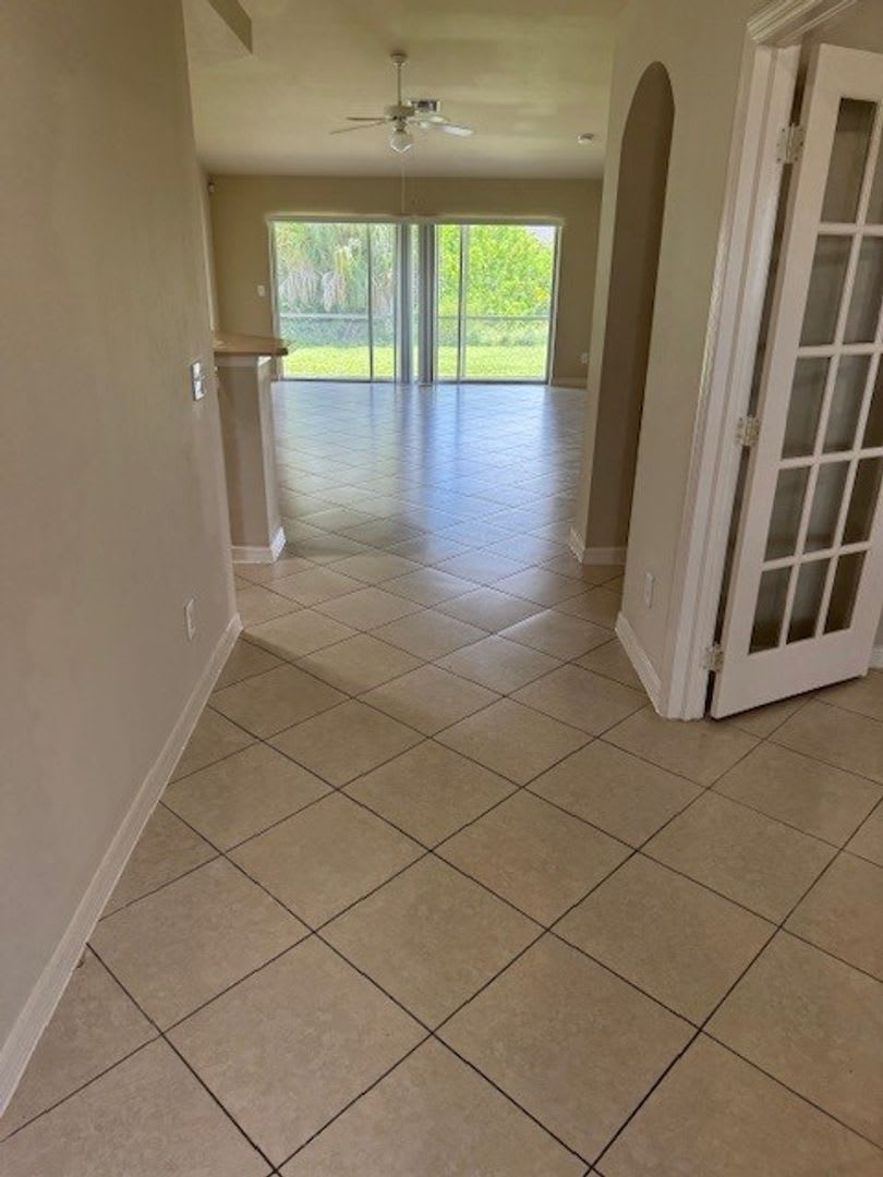 Large 3 bedroom single family home! – photo 2