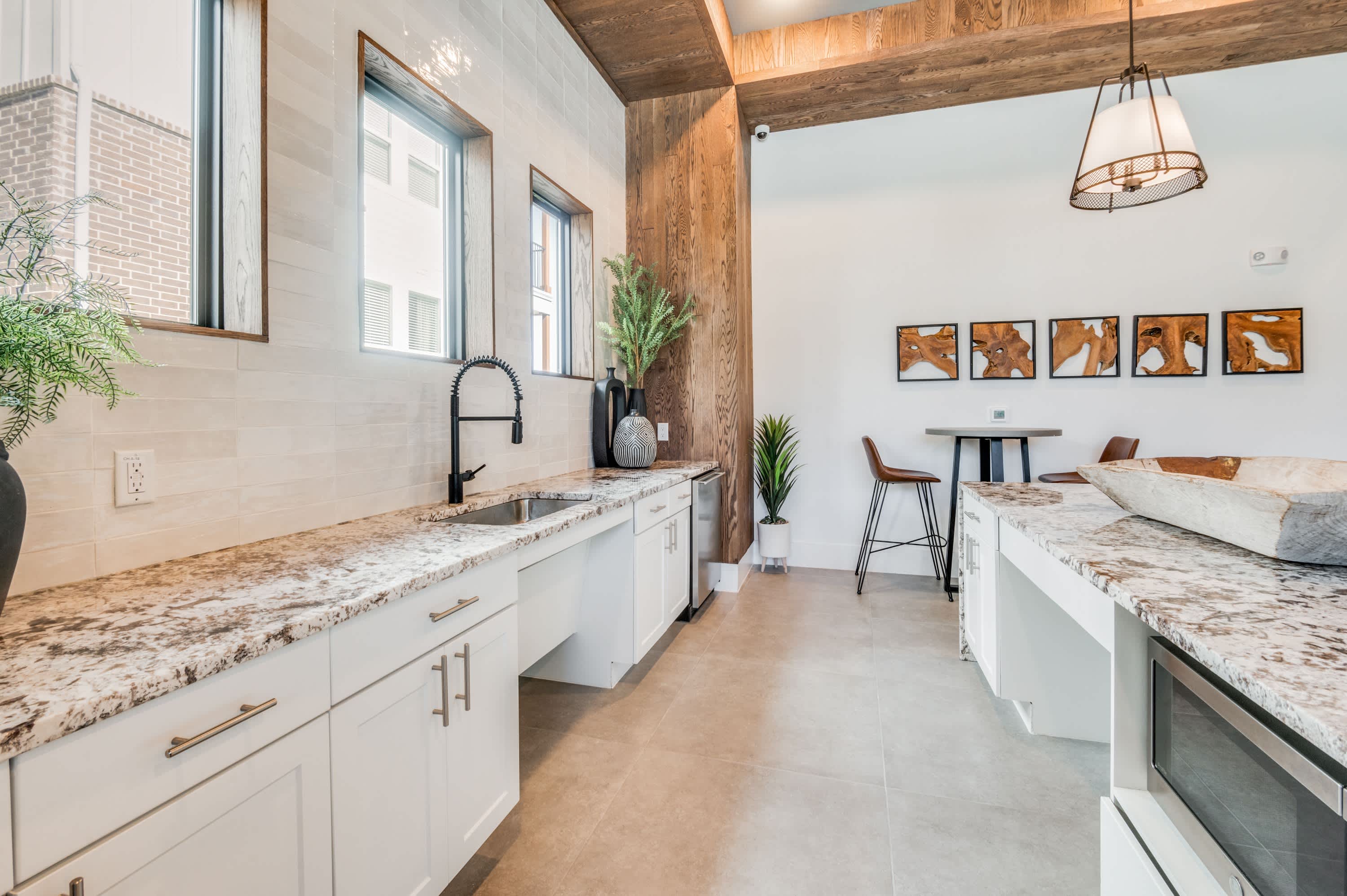 2201 Creekview – photo 4