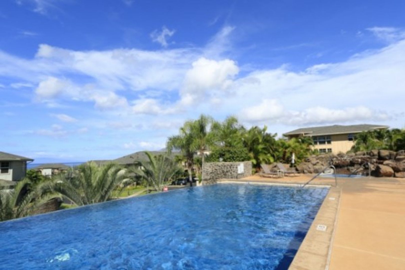 Gorgeous like new Premier condo in S. Kihei – photo 1