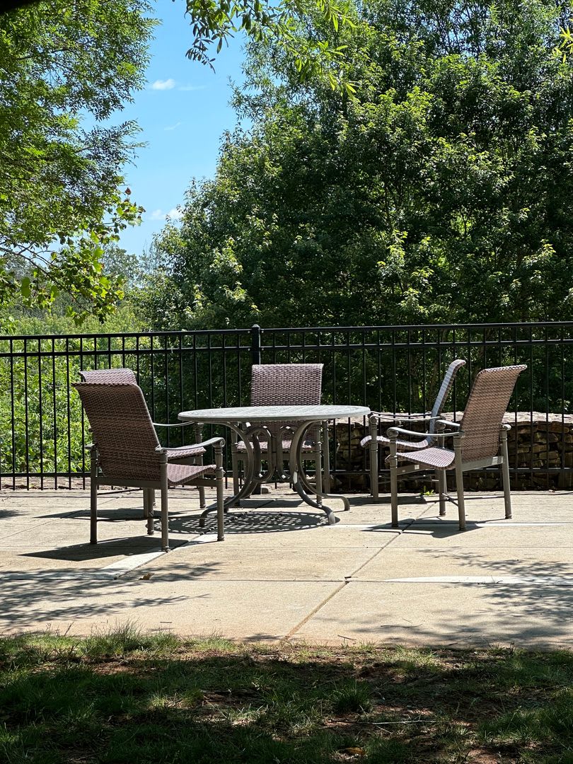 Woodlands Condo – photo 4