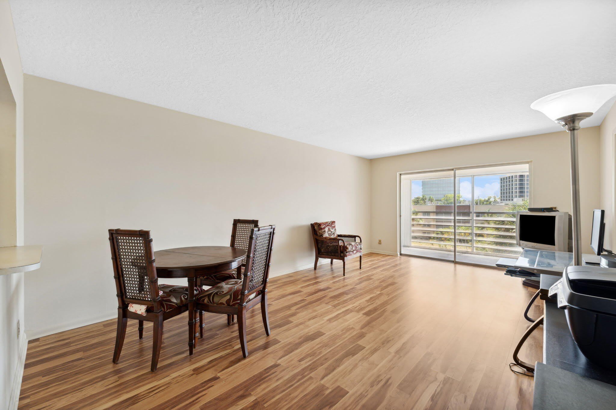 1638 Embassy Drive – photo 3