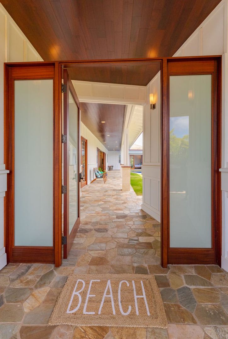 Beautiful Private Home w/Pool, Yard & AC – photo 3