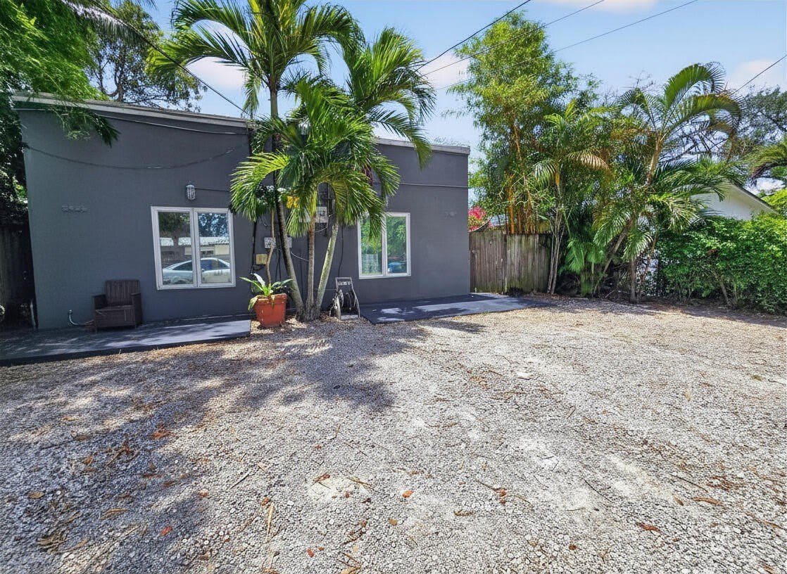 2426 Ne 184Th Street – photo 1